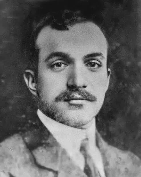 ANAKRONİK BİR DEHA: YÜZYILLARI BİRLEŞTİREN ŞAİR AHMET HÂŞİM